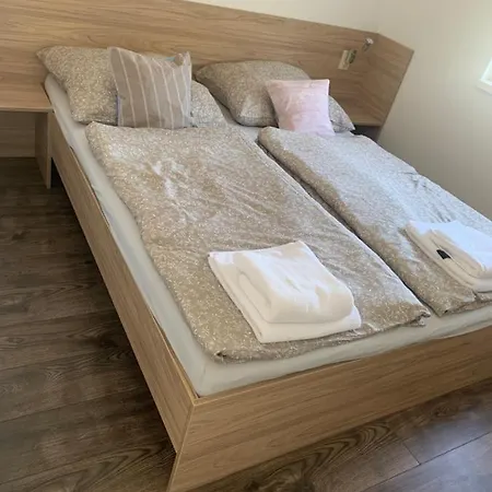 Poganyko Vendeghaz 1 Apartment Pakozd