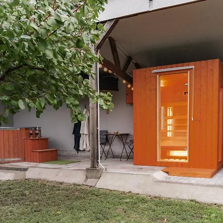 아파트 Poganyko Vendeghaz 1 *